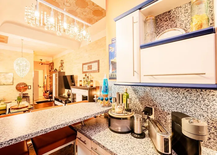 Quit And Designer Loft With Elevator *